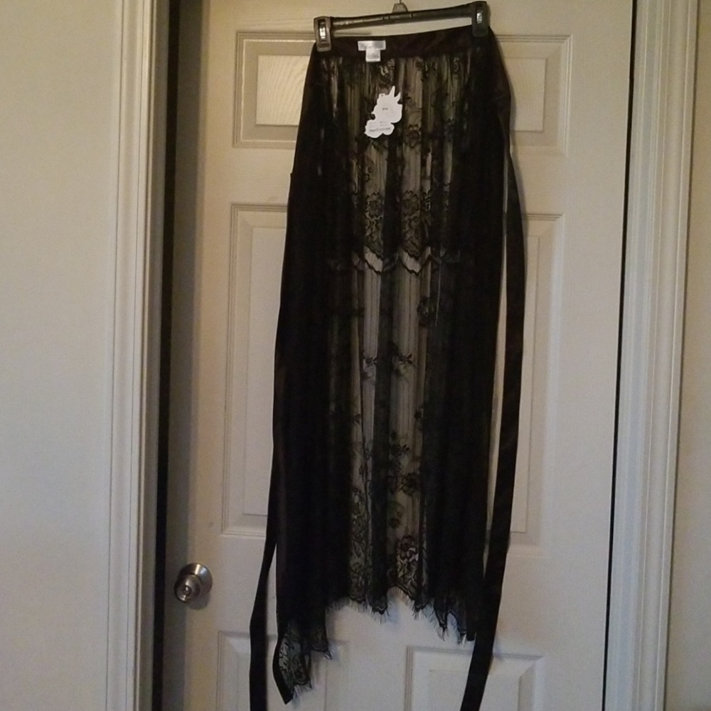 NWT iheartraves black lace skirt